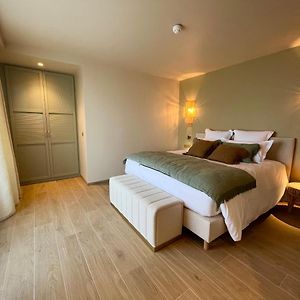 Prestige Room